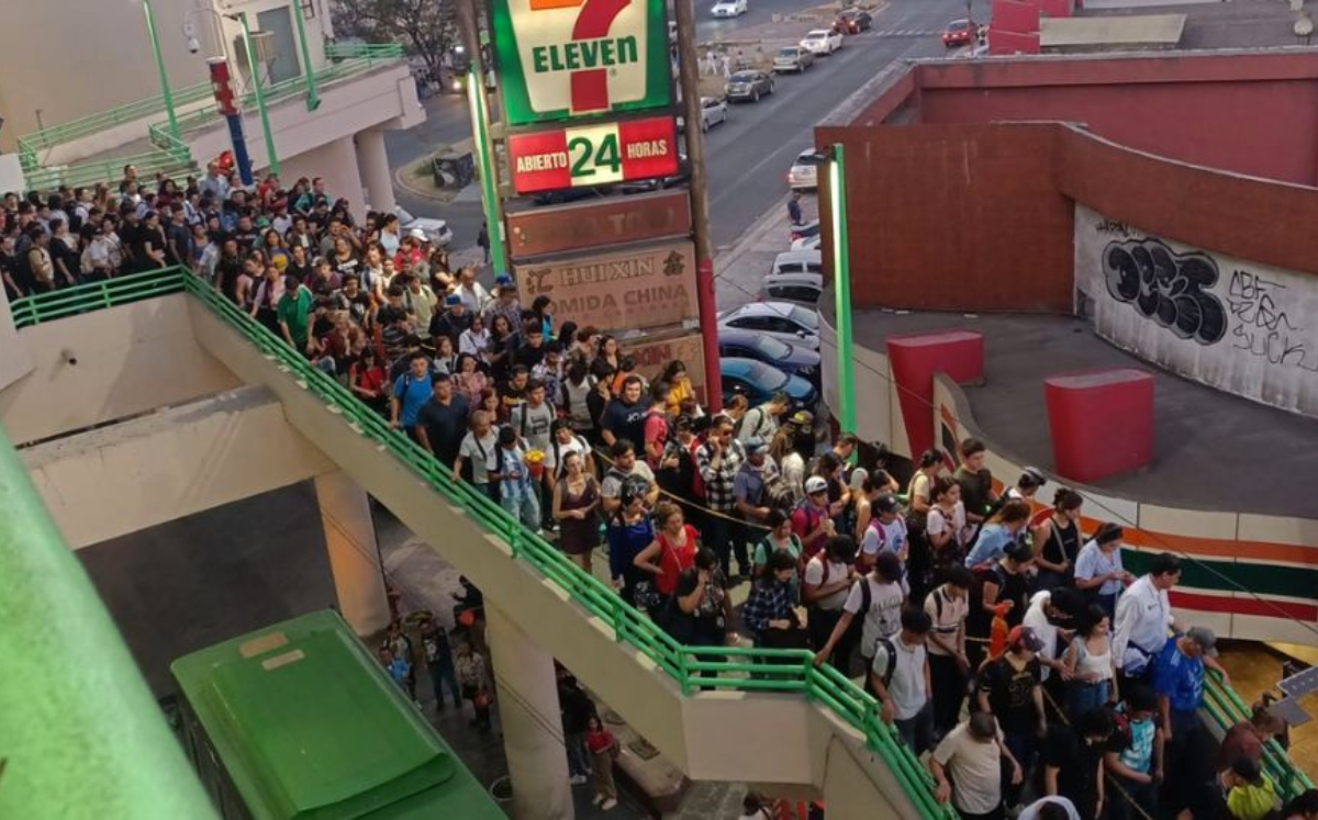 ESTACIÓN UNIVERSIDAD A REVENTAR